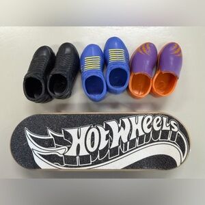 Hot Wheels Mattel Finger Skateboard with Shoes